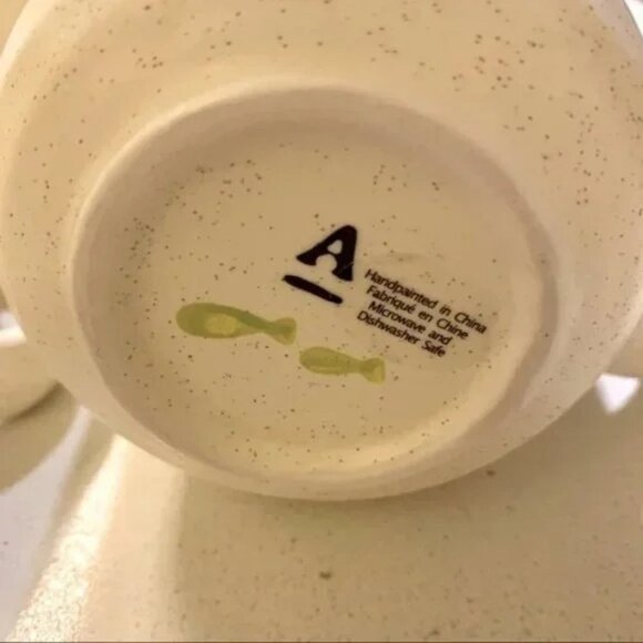Anthropologie Set of 4 Ivory Beige Speckled Green Tetra Fish Ceramic Mugs - Picture 6 of 7